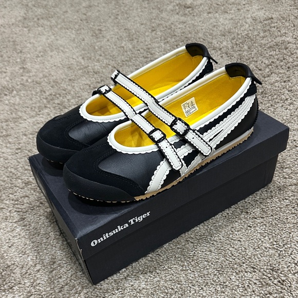 Onitsuka Tiger by Asics Kids Black and White Dress Shoes - Picture 6 of 8